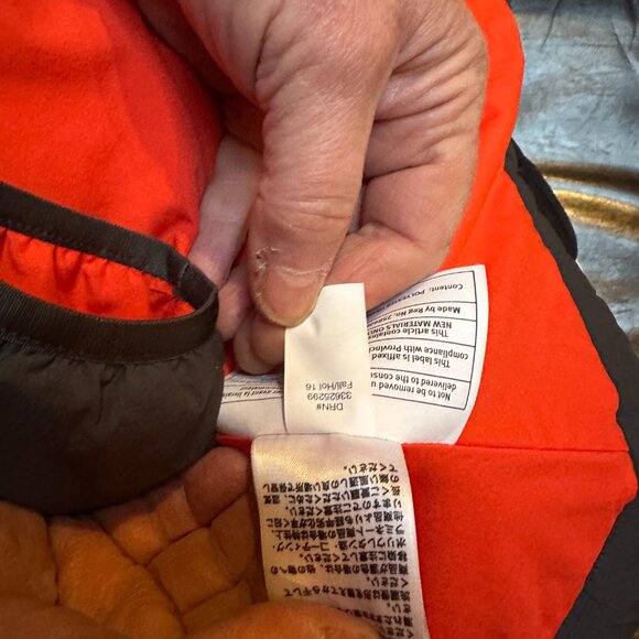 Eddie Bauer First Ascent Women's Dark Grey Puffer Jacket - Size Medium - Picture 8 of 9